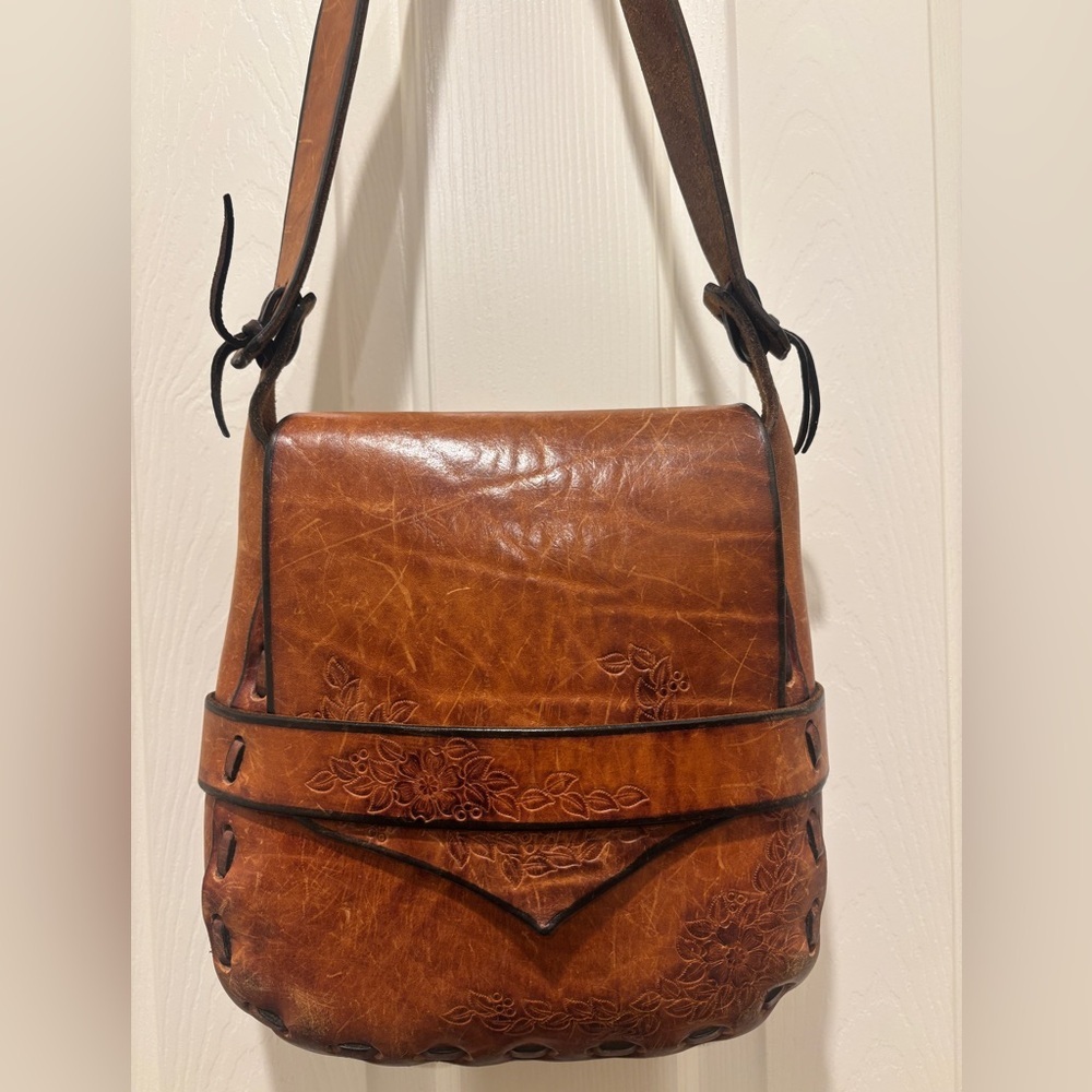 Vintage Hand-Tooled Leather Purse 70s hippie boho flowers tooled leather bag